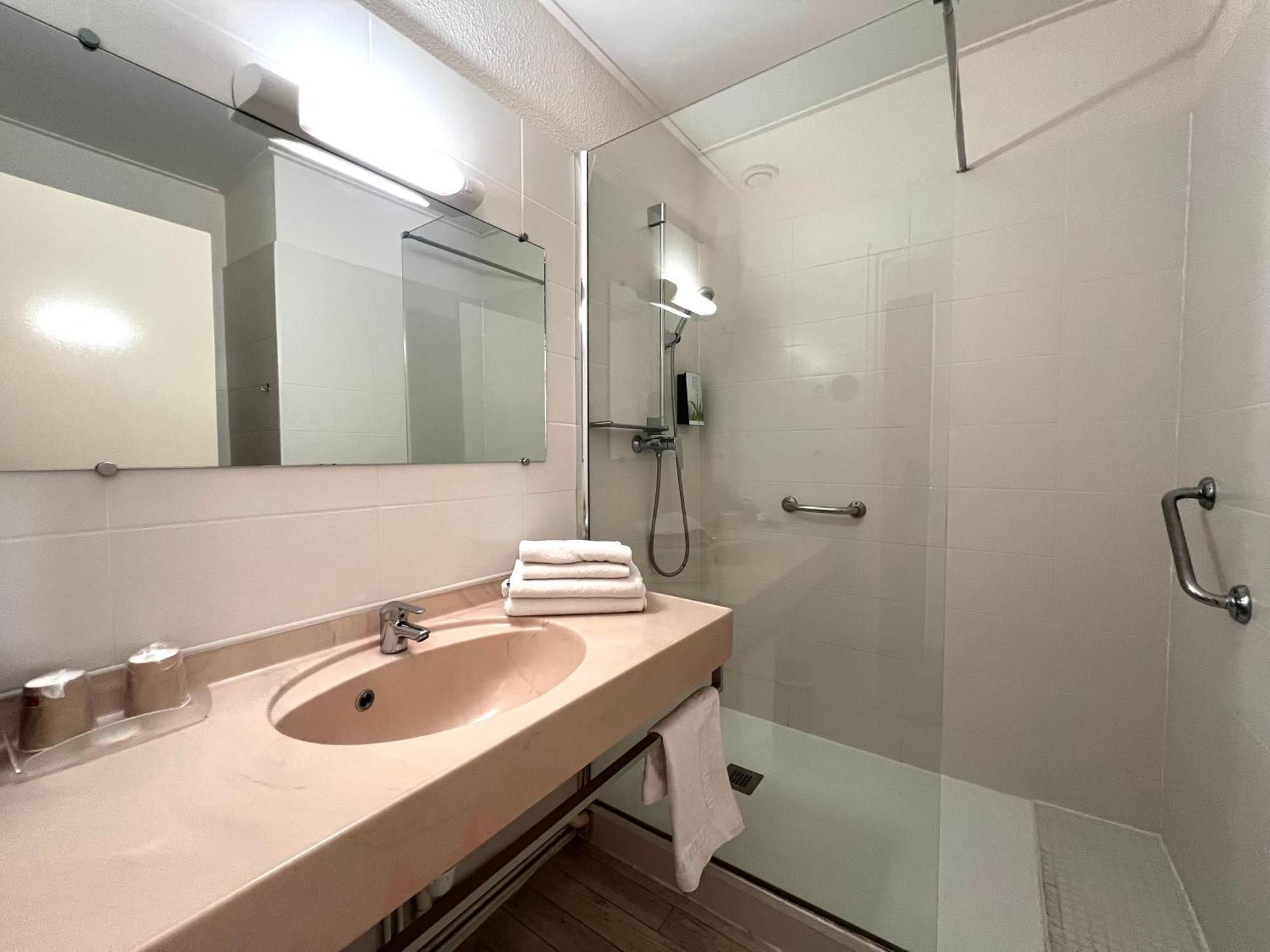 Logis Hotel Restaurant Des Thermes Lamalou-les-Bains Luaran gambar