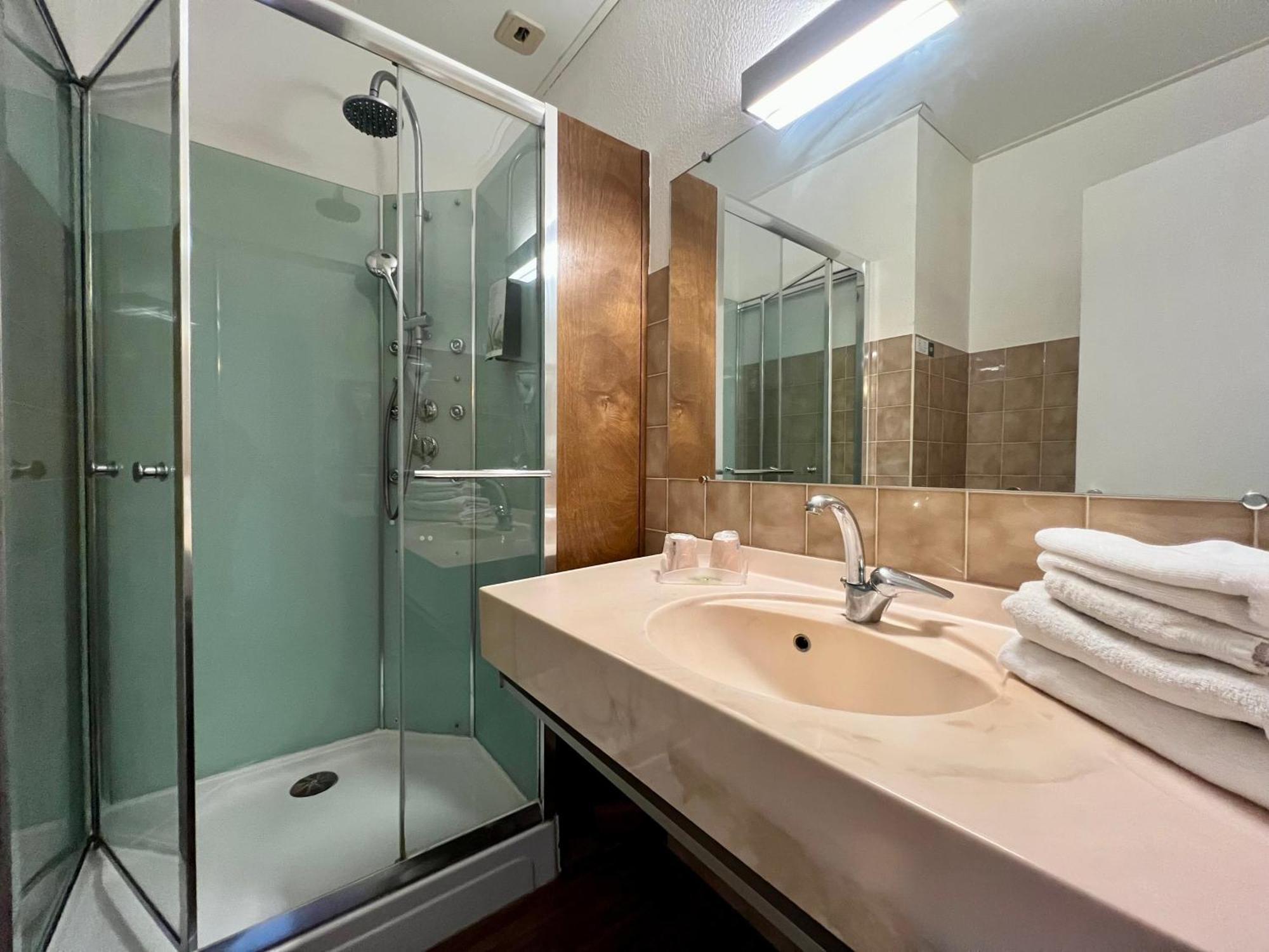 Logis Hotel Restaurant Des Thermes Lamalou-les-Bains Luaran gambar